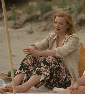 Sarah Snook feet photo thumbnail
