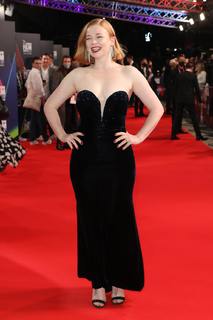 Sarah Snook feet photo thumbnail