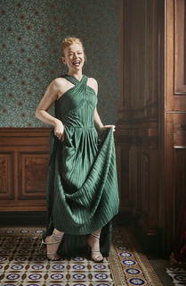 Sarah Snook feet photo thumbnail