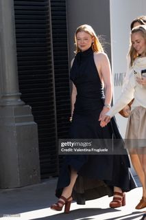 Sarah Snook feet photo 3