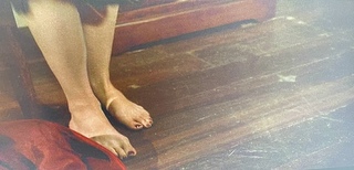 Sarah Thompson feet photo 7