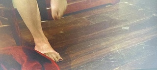 Sarah Thompson feet photo 5