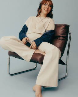 Sarah Toscano feet photo thumbnail