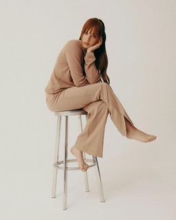 Sarah Toscano feet photo thumbnail