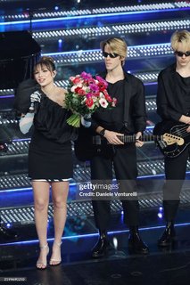 Sarah Toscano feet photo thumbnail