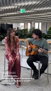 Sarah Toscano feet photo thumbnail