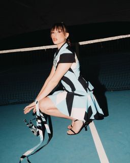 Sarah Toscano feet photo thumbnail