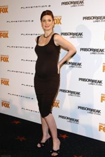 Sarah Wayne Callies feet photo thumbnail
