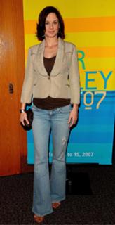 Sarah Wayne Callies feet photo thumbnail
