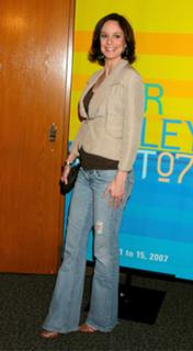 Sarah Wayne Callies feet photo thumbnail