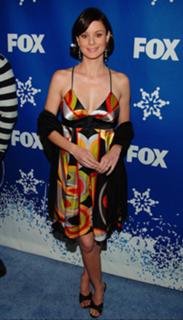 Sarah Wayne Callies feet photo thumbnail