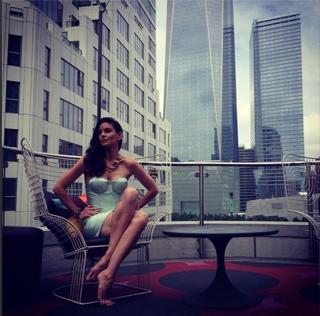 Sarah Wayne Callies feet photo thumbnail