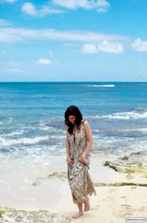 Sarah Wayne Callies feet photo thumbnail