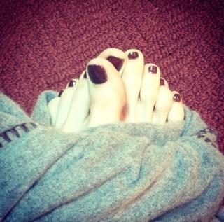Sarah Wayne Callies feet photo thumbnail