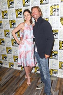 Sarah Wayne Callies feet photo thumbnail
