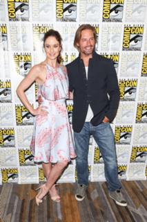 Sarah Wayne Callies feet photo thumbnail