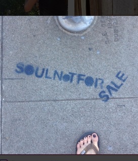Sarah Wayne Callies feet photo thumbnail
