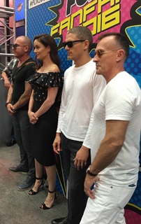 Sarah Wayne Callies feet photo thumbnail