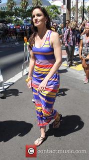 Sarah Wayne Callies feet photo thumbnail