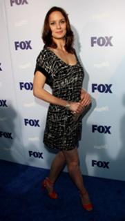 Sarah Wayne Callies feet photo thumbnail