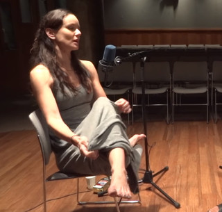 Sarah Wayne Callies feet photo thumbnail