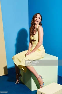 Sarah Wayne Callies feet photo thumbnail