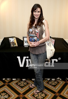 Sarah Wayne Callies feet photo thumbnail