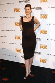 Sarah Wayne Callies feet photo thumbnail