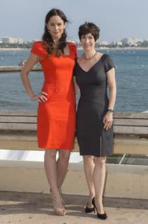 Sarah Wayne Callies feet photo thumbnail