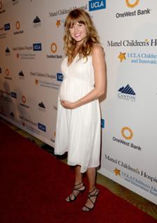 Sarah Wright feet photo thumbnail