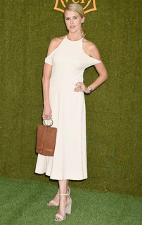 Sarah Wright feet photo thumbnail