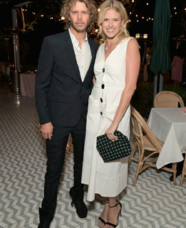 Sarah Wright feet photo thumbnail