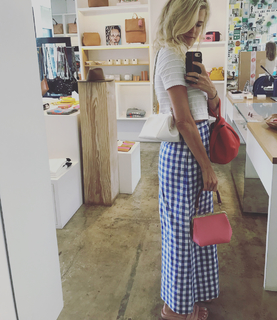 Sarah Wright feet photo thumbnail