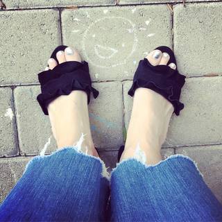 Sarah Wright feet photo thumbnail