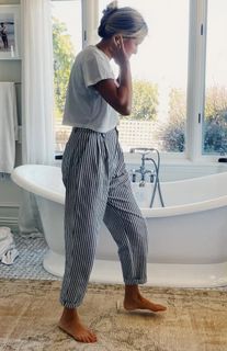 Sarah Wright feet photo thumbnail