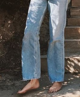 Sarah Wright feet photo thumbnail