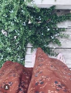 Sarah Wright feet photo thumbnail