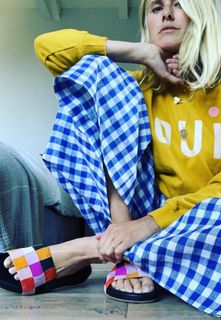 Sarah Wright feet photo thumbnail