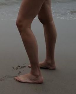 Sarah Wright feet photo thumbnail