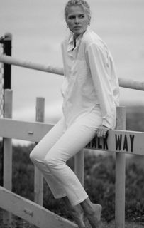 Sarah Wright feet photo thumbnail