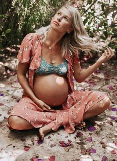 Sarah Wright feet photo thumbnail