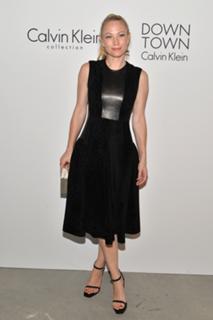 Sarah Wynter feet photo 10