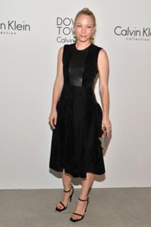 Sarah Wynter feet photo 7