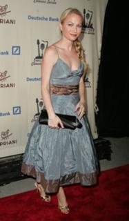 Sarah Wynter feet photo 3