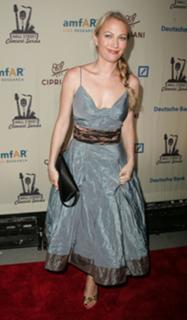 Sarah Wynter feet photo 20