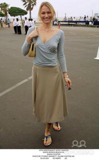 Sarah Wynter feet photo 15