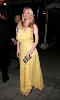 Sarah Wynter feet photo 14