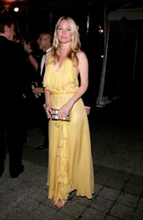 Sarah Wynter feet photo 13