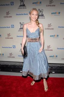 Sarah Wynter feet photo 9