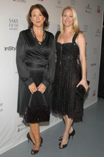 Sarah Wynter feet photo 5